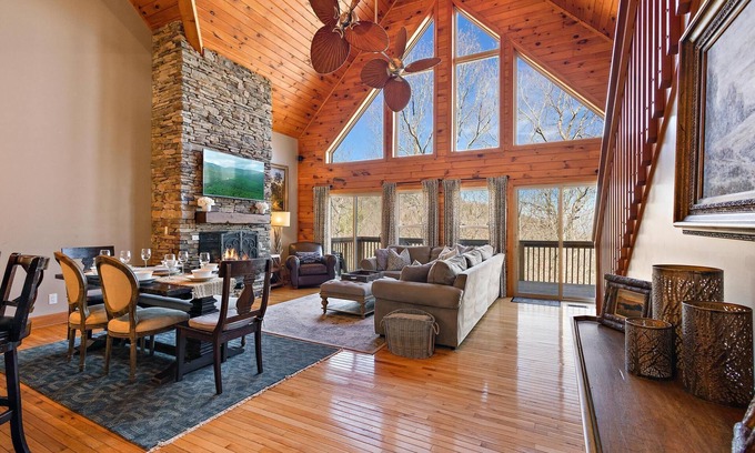 Beech Mountain House | Great Location, Spacious Custom Built, Club Member, Walk To Resort