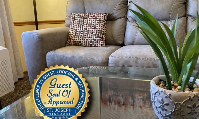 St. Joseph House | Great Location! Very Clean 1-Bedroom Townhouse