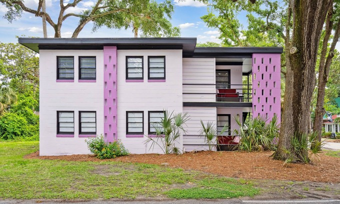 Sunset Point House | Great Location, Vintage and Fun Folly Vacation 120 Unit B