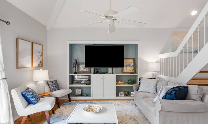 Spinnaker Beachhouses House | Great Location! Walk to Beach, Club, Golf, Pools! Distant Ocean Views! Amenity Cards!