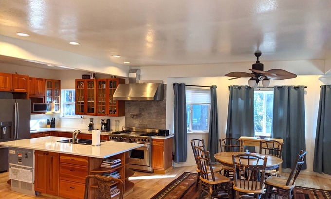 Avery Cabin | Great multi level home - Central heat & A/C, wi-fi, pool table, pets OK