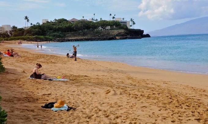 Kaanapali House | Great Relaxing Overnight Stay! 2 Ocean Front Units, w/ Balcony! Parking, Pool