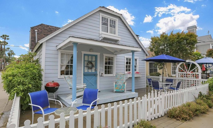 Balboa Island Cottage | Great Value! Classic Cottage on Balboa Island, Walk to Beach/Marine Ave, Corner Lot, Spacious Patio