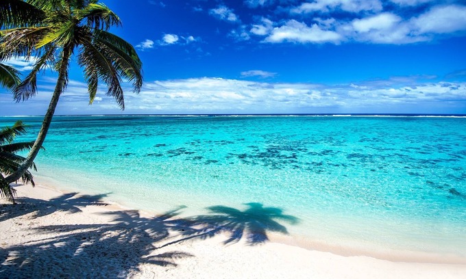 Muri Apartment | Great Value steps from Muri Beach with Kayaks, Paddle Boards, Pool, Free WIFI !