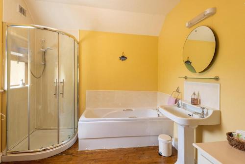 Redcross Apartment | Green Meadow Farm Holiday Cottages