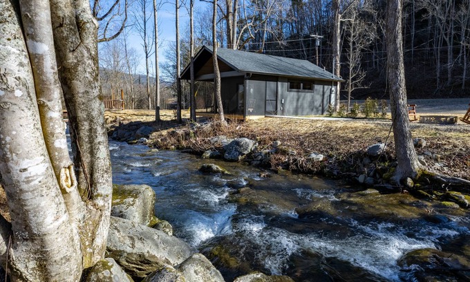 Cosby Cottage | Greenbriar Place, Pickleball Court, Creek, WIFI, Mountain Views, Starting at $79