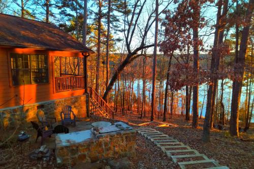 Tumbling Shoals House | Greers Ferry Lake Cabin