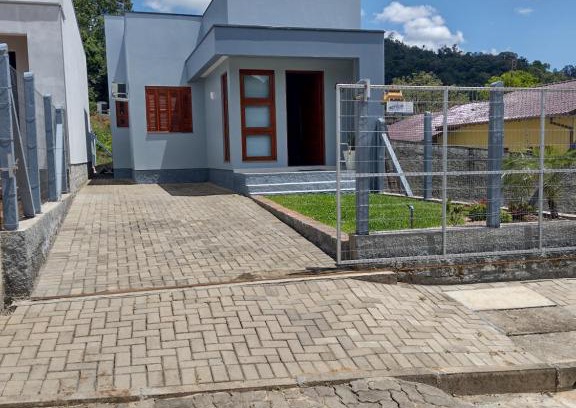 Tres Coroas House | Grey House, próximo a Gramado e ao Templo Budista