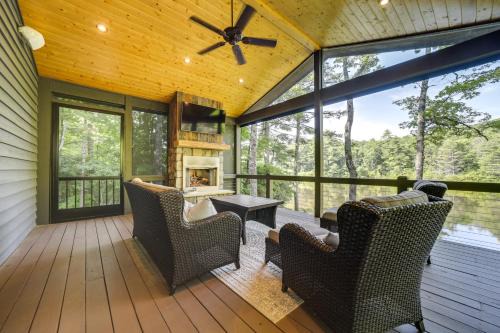 Glenville House | Grill and Water Views Chinquapin Resort Home