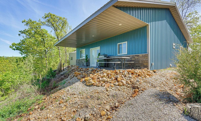 Camdenton Cabin | Grill & Fire Pit: ‘Blue Cabin’ Ozarks Getaway!