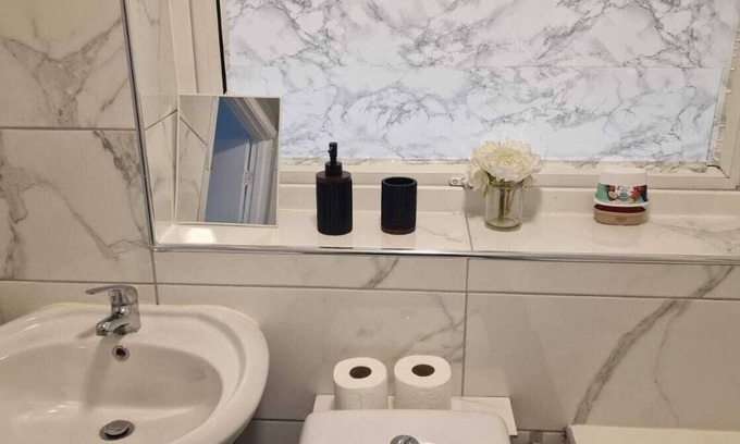 Leicester Apartment | Ground 1 Bed Flat with a Garden