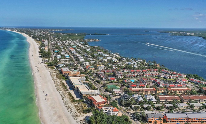 Bradenton Beach Condo | Ground Floor, 2 bedroom, 2 bath Runaway Bay Condo on Anna Maria Island!