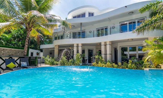 El Batey Villa | Guest-friendly 9BD/9BA party complex in central Sosua
