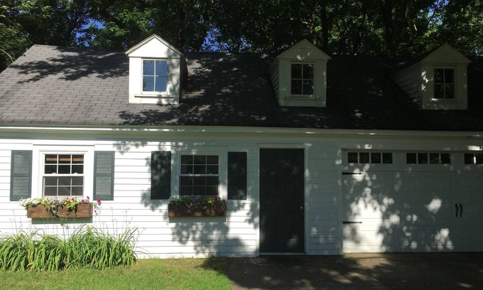 South Bend House | Guest house crash pad a mile from Notre Dame