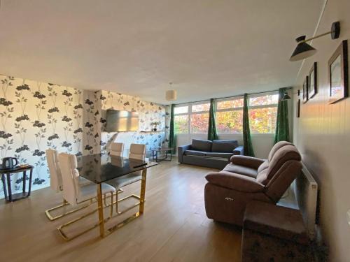 Skegness House | Guest Suite at The Grand Hotel