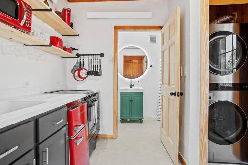 Rapid City House | Guest Suite-Hot Tub-Close to Town