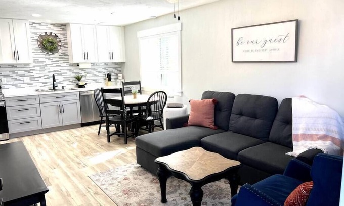 Idaho Falls Apartment | Guest Suites -1996 #3 Cozy 1 bedroom 1 bath suite