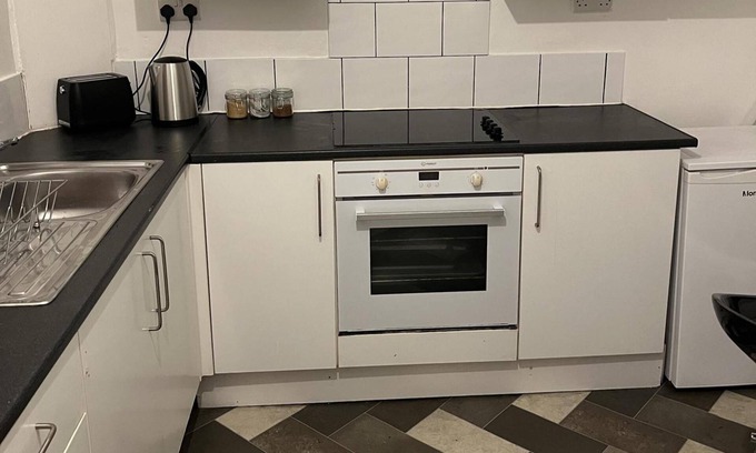 North Bitchburn House | Guesthouse-2br-parking-wifi-toiletriesprovided