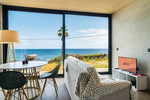 Sao Vicente House | GuestReady - Relax & Ride the Waves