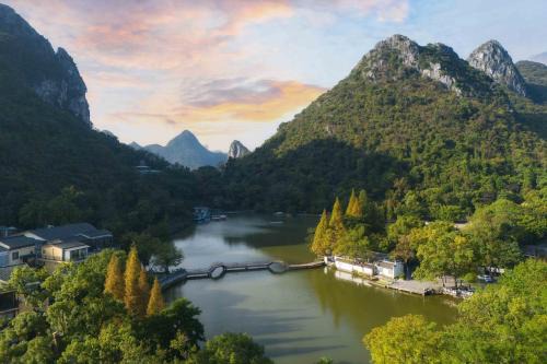 Xiufeng Hotel | Guilin Reed Flute Retreat Free pick-up service over 2 nights