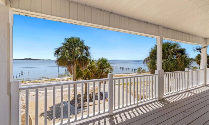 Cedar Key House | Gulf front island stilt house