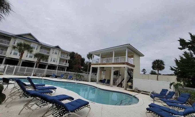 Suwannee Condo | Gulf Views