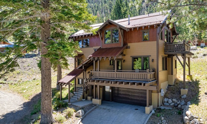 June Lake House | Gull Lake Craftsman, a custom home that sleeps 10.