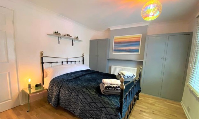 Frinton-on-Sea House | Gulliver's Cottage in Frinton-On-Sea