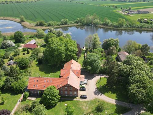 Altkalen Apartment | Gutshof Kämmerich - Fewo Storchennest