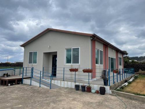 Aewol Villa | Gwakji Olle