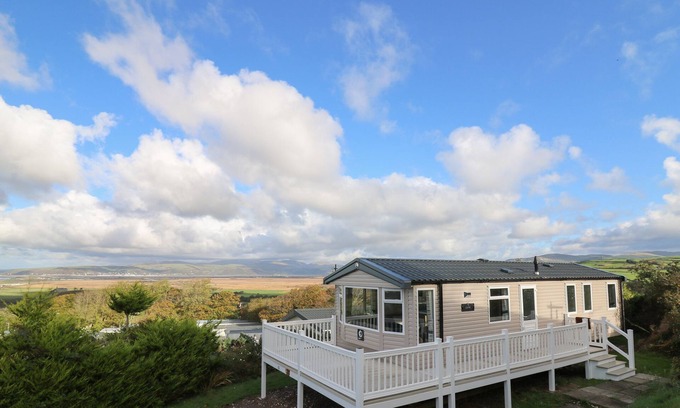 Borth Cottage | GWENT 74, family friendly, country holiday cottage in Borth
