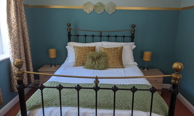 Rowen House | Gwynant Bach. Cottage in Snowdonia near Conwy