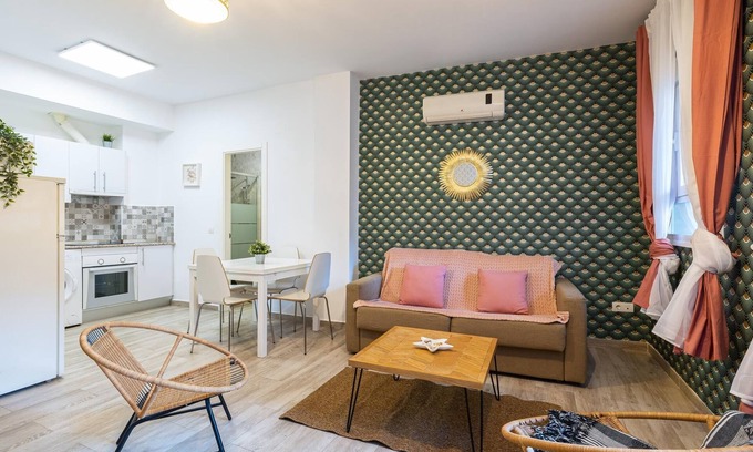 Perchel Norte Apartment | H2M Duplex Huerta del Obispo 6pax