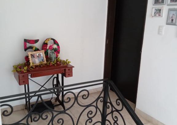 Leon House | Habitación cómoda dentro de casa