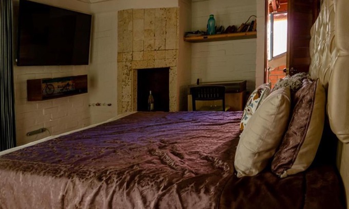 Cali House | Habitación en Casa de Familia