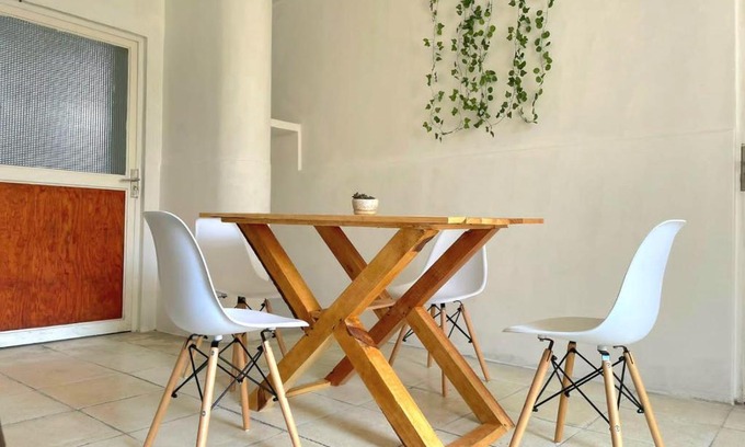 Atlixco House | Habitación privada en edificio céntrico (amarillo)