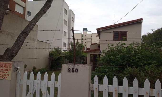 Mar de Ajo Apartment | Habitación y dptos 1 y 2 amb con estacionamiento cerca del mar