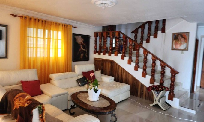 La Caleta Bed & Breakfast | HABITACION A 5 MINUTOS DEL AEROPUERTO