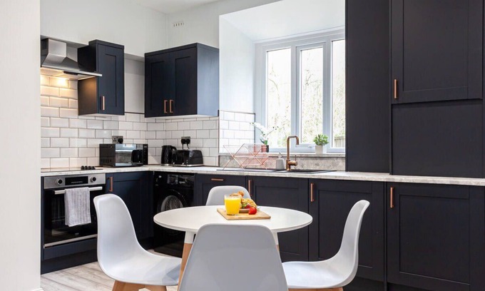 Bolton House | Hacken Lodge Summary: