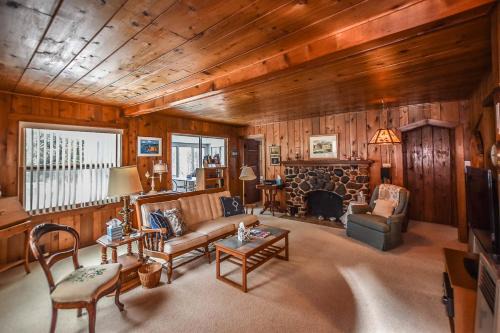 Lake Township House | Hal's Hideaway