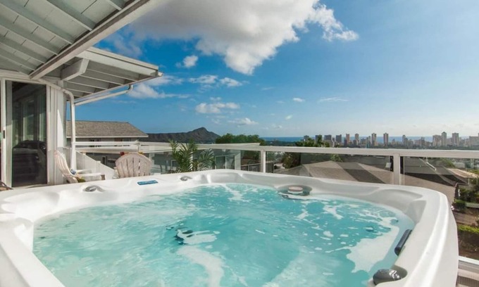 St Louis Heights House | Hale Aloha: Your Spacious 4BR/3BA Oahu Retreat for Families & Groups