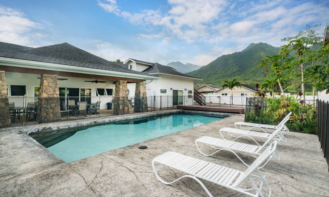 Hauula House | Hale Halai beautify large home perfect for families & small company retreats