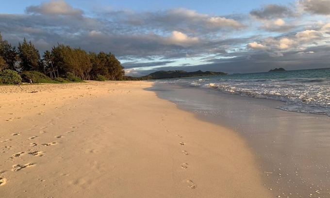 Waimanalo House | Half block to Waimanalo Beach, cute 3-br bungalow