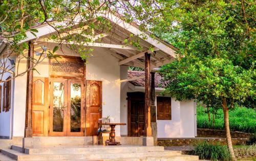 Agalawatta Hotel | Halketha