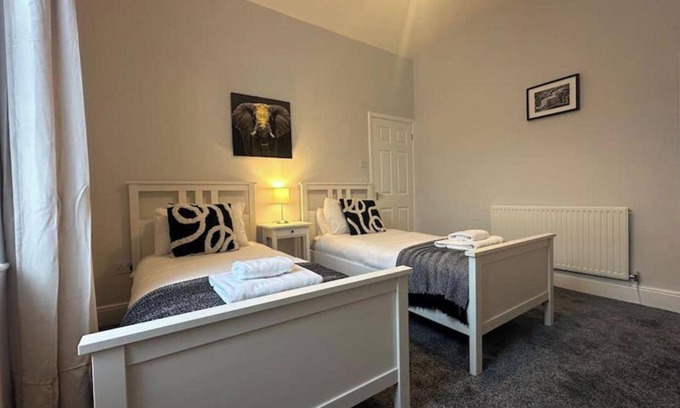 Blyth Apartment | Hambledon Apartment - Sleeps 3 - Pet friendly