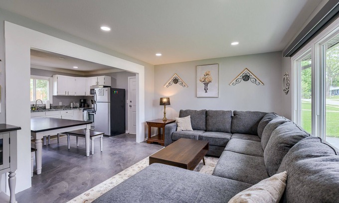 Omaha House | Hamilton in heart of Omaha! Multi family and group friendly! The perfect space!