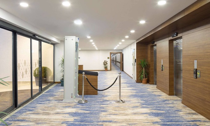 Arnavutkoy Hotel | Hampton by Hilton Istanbul Airport, Arnavutkoy