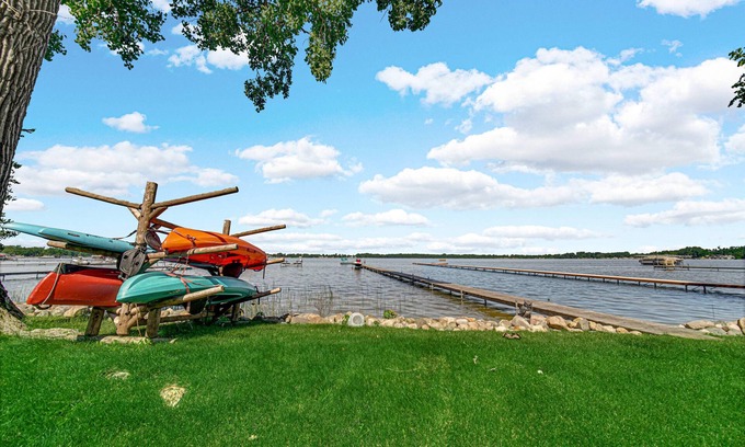 Bass Lake House | Hampton House - Lakefront/Pier/Kayaks/Outdoor Bar