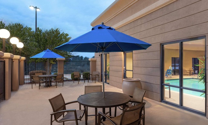 Pine Bluff Hotel | Hampton Inn and Suites Pine Bluff