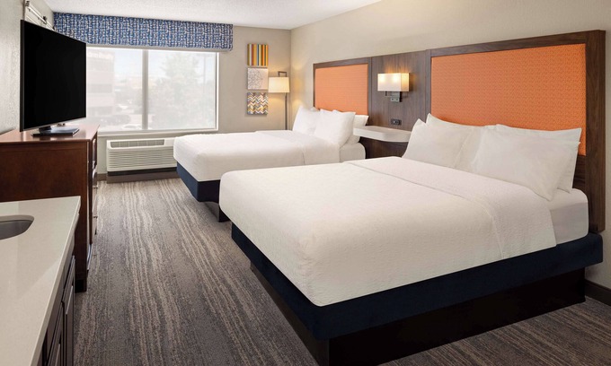 Maple Grove Hotel | Hampton Inn Minneapolis NW Maple Grove